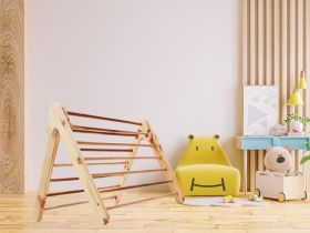 Little Ok-Wooden Pikler triangle for toddler (Pine Wood)