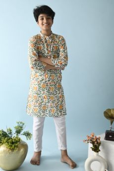 THE COTTON STAPLE-SAFI KURTA SET