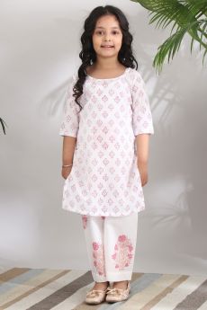 THE COTTON STAPLE-SHABNAM BOOTA SET
