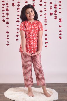 THE COTTON STAPLE-RED CRAYON SET-2-3 Years