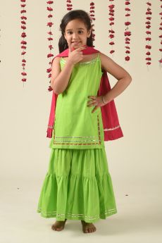 THE COTTON STAPLE-LIME SHARARA SET