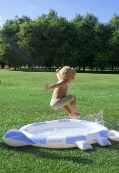 SUNNYLiFE  Kids Sprinkler Mat Into the Wild Blue 