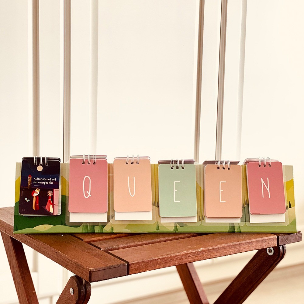 The Spelling Flipbook - 3-4-5 letter words with a Story!