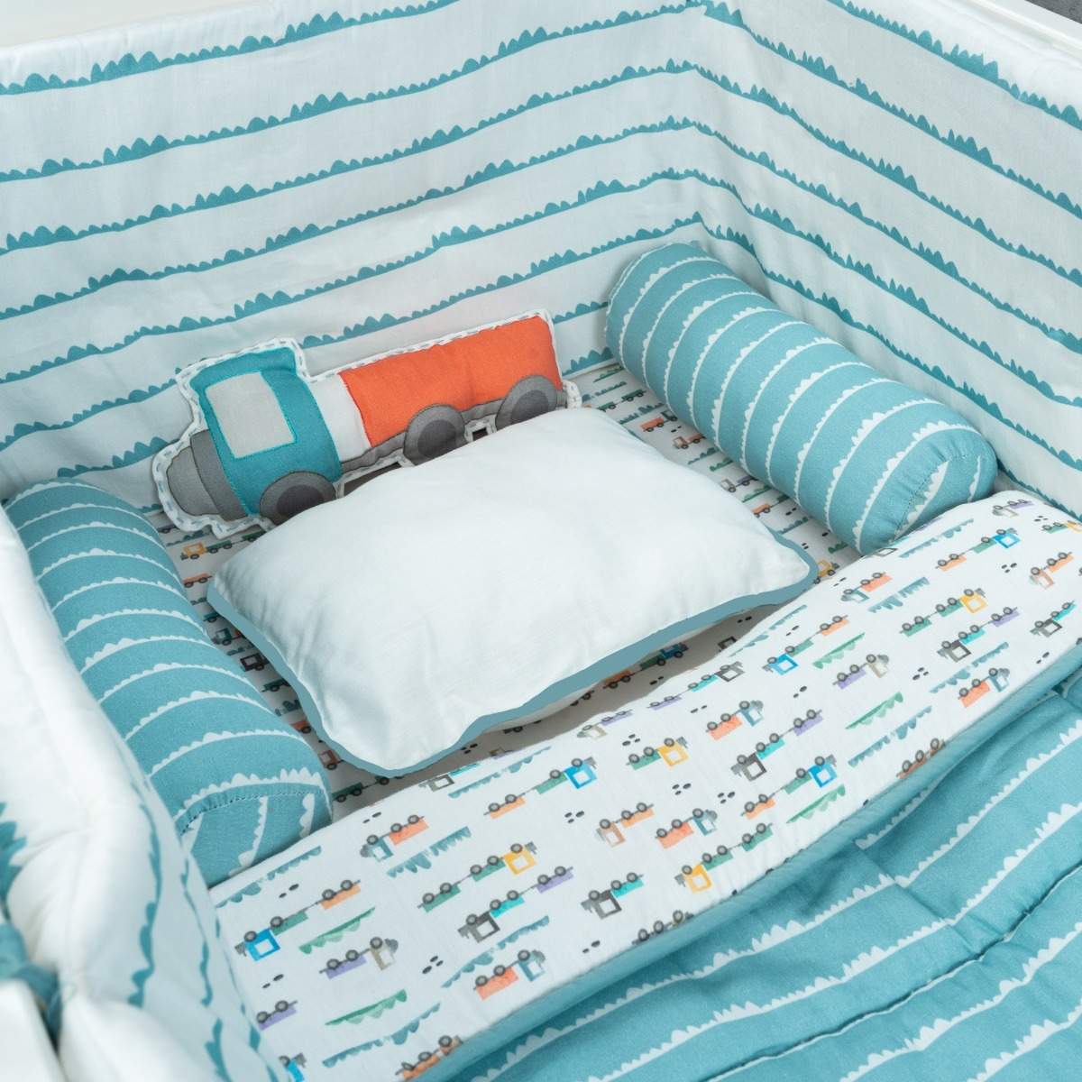 Organic Cot Bedding Set ‚Äì Traffic jam