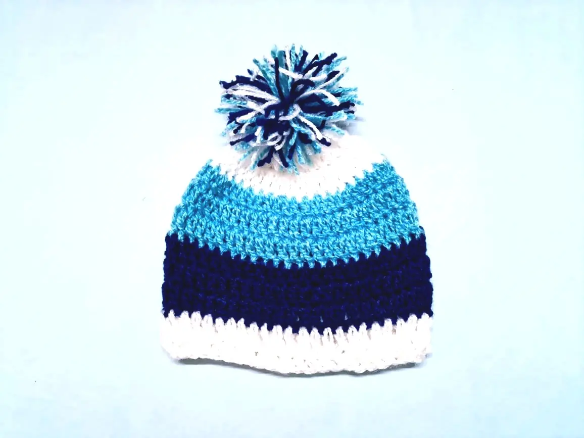 Color Block Ridged Cap 
Blue & White