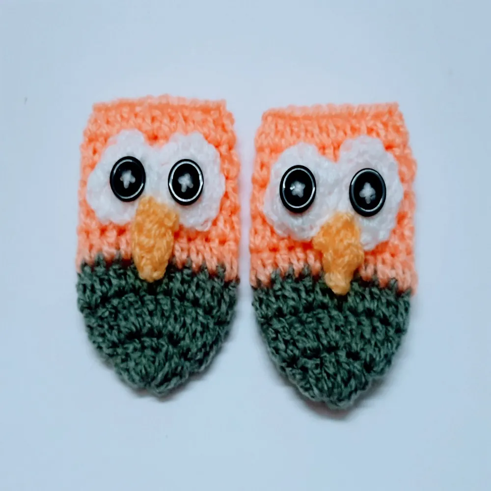 owl motif mittens