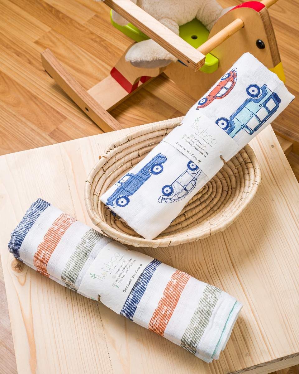 CAR AND STRIPE MUSLIN SWADDLE