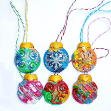 Peekado Handmade Jumbo Christmas Bauble Crayon Set of 6 | Non-Toxic | Fun & Creative | Child Safe | Christmas Décor