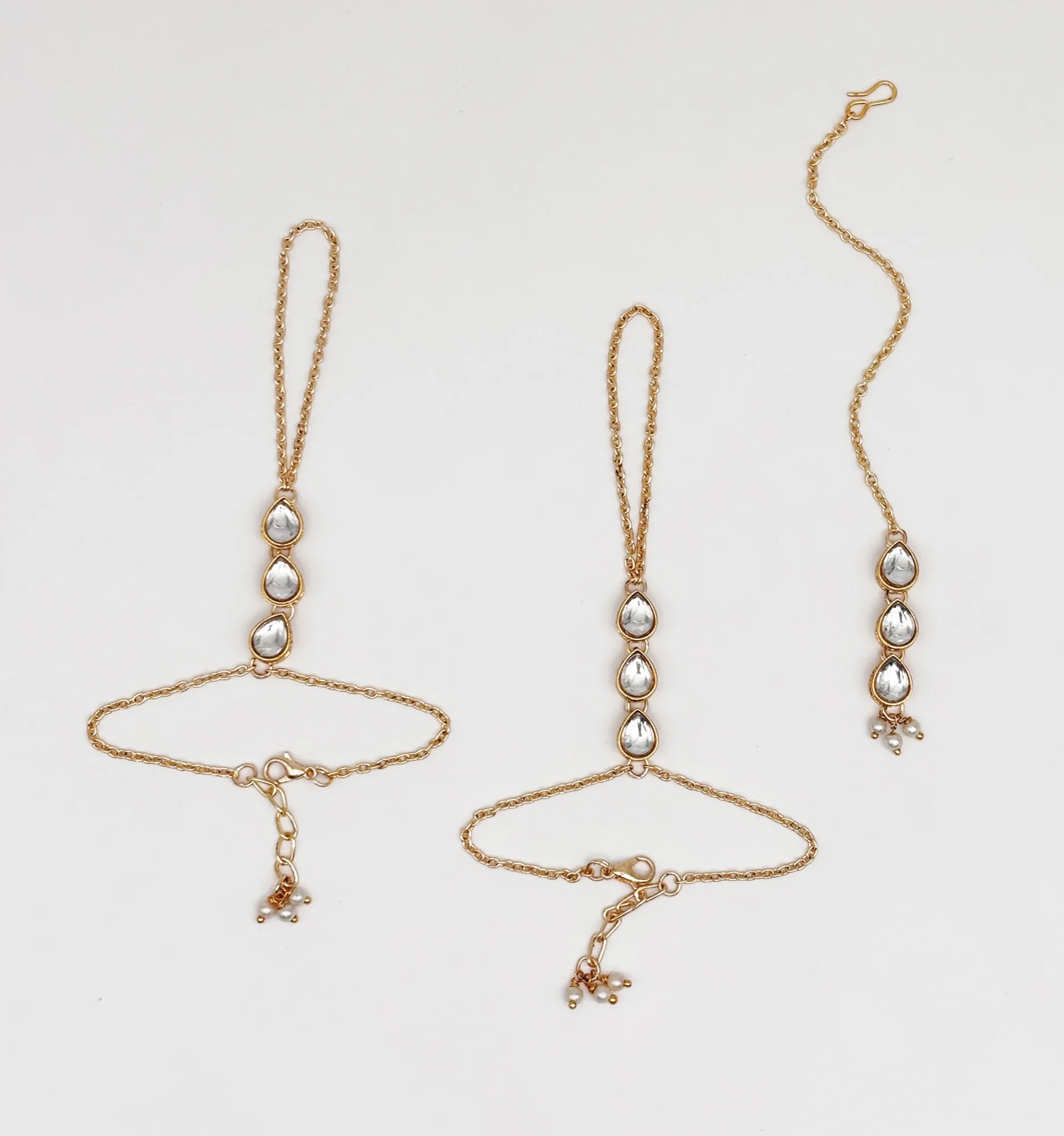 Tarang Haath Phools & Maang Teeka Set - Golden